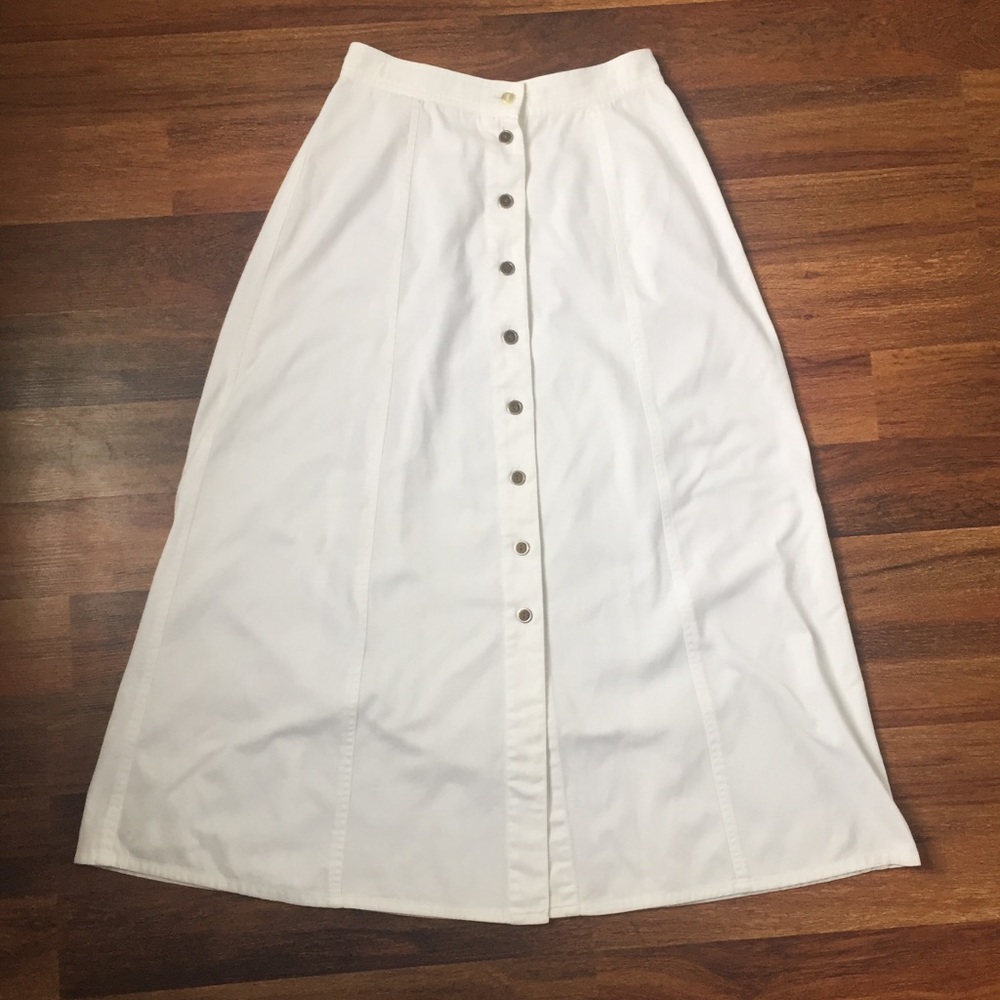 White midi skirt